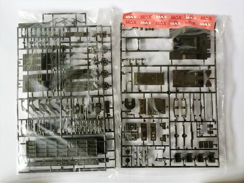 MAX M-26 TRACTOR TRUCK + SEMITRAILER M15-A1 1/35 - 1972 CONTENT IN SEALED BAGS - Foto 5 di 12