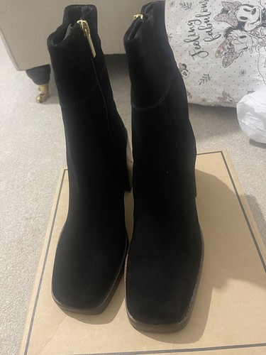ASOS DESIGN Region Suede Mid-Heel Boots In Black - Picture 2 of 4