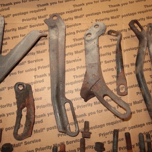 1982-1985 ELDORADO DEVILLE SEVILLE OEM 4.1L Engine Bracket and Bolt HUGE LOT - Foto 4 di 10