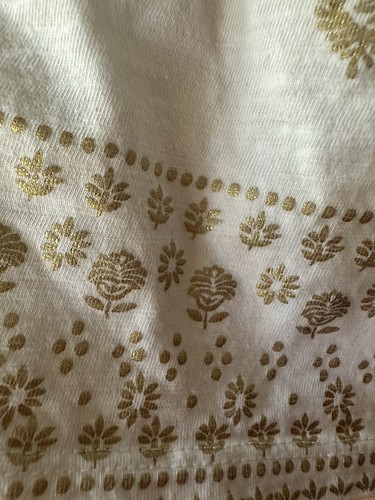 EUC Crazy 8 Girls White with Gold Foil Ruffle Neckline Cotton Shirt Size M (7-8) - Picture 4 of 9