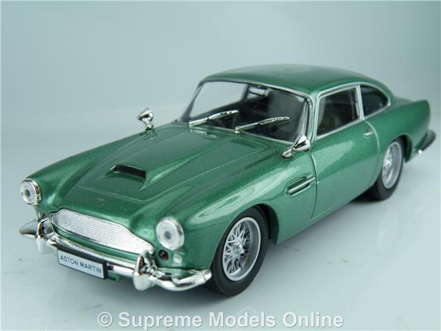 ASTON MARTIN DB4 MODEL CAR 1/43RD SCALE GREEN COLOUR SCHEME