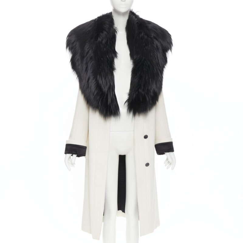 TOM FORD white wool crepe black fox fur collar quilted