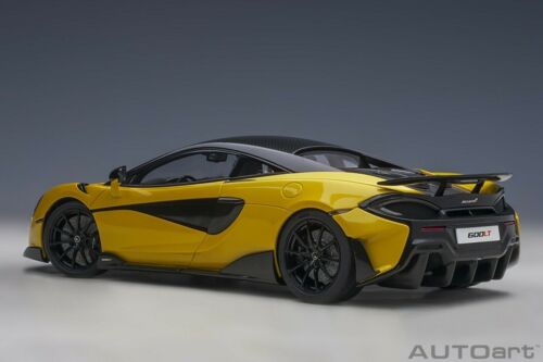 Modelo de coche McLaren 600LT siciliano amarillo y compuesto de carbono 1/18 de AUTOart 76082 - Imagen 2 de 10
