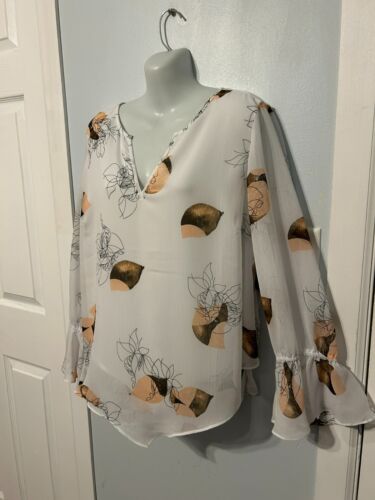 NWT Alfani White Pop Art Linwrk Orgn Lined Blouse with Long Bell Sle Plus 1X - Picture 2 of 4