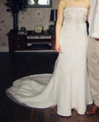 Elegant Lace Ivory/ White Wedding Dress, worn once good condition - Picture 5 of 10