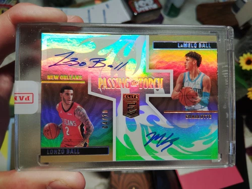 2020-21 Lamelo Ball / Lonzo Ball Donruss Elite Passing the Torch Auto RC 4/10