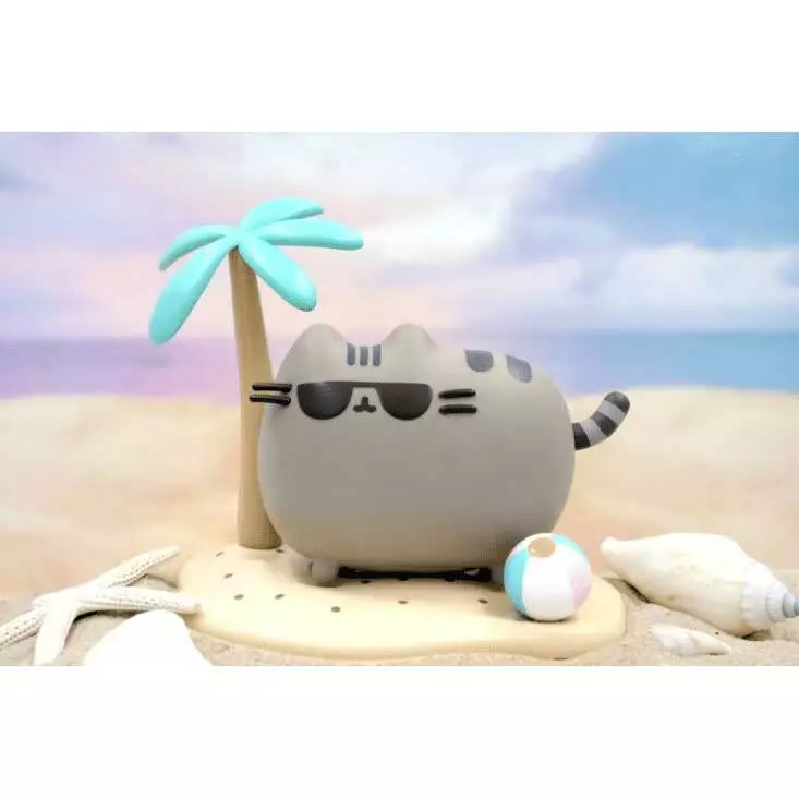 Pusheen vinyl figure deals