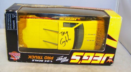 1:24 1999 RACING CHAMPIONS PRO TRUCK NHRA JEGS S-10 TROY COUGHLIN JR AUTOGRAPHED - Picture 4 of 9