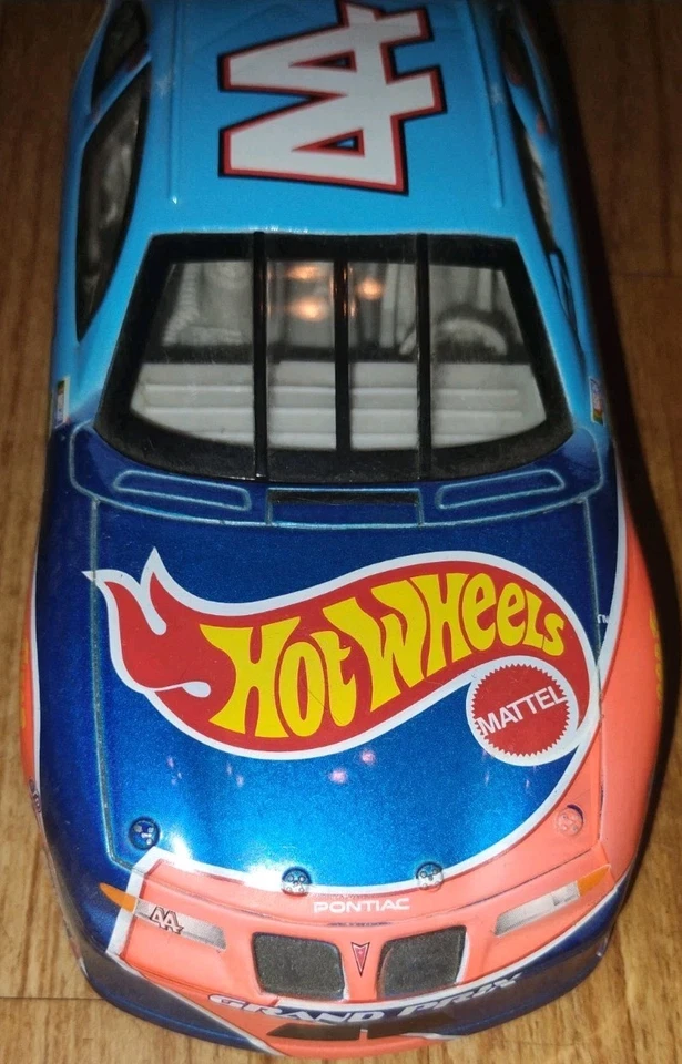 VTG Hot Wheels Racing Kyle Petty #44 Crew's Choice 1:24 Diecast - Image 3 of 4