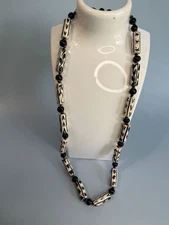Handcrafted Black & White Glass Beaded Necklace With Unique Patterns