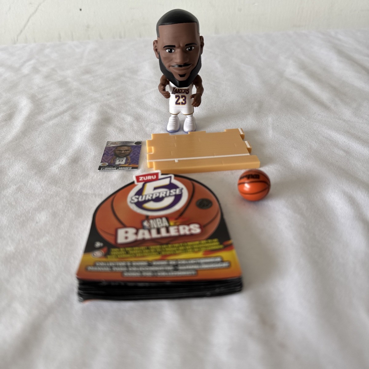 スポーツ LeBron James NBA zuru LeBron James Figure - Zuru Mini Brands NBA - SUPER RARE | eBay