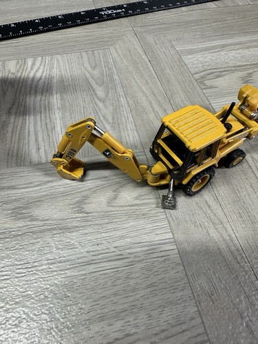 ERTL JOHN DEERE 310D BACKHOE LOADER DIECAST 1/64 SCALE MODEL " VINTAGE " - Picture 4 of 13