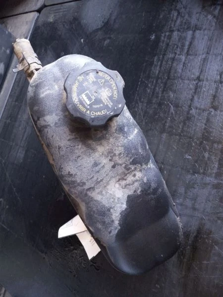 Depósito de refrigerante 07-19 GMC Sierra 2500 camioneta 84368363 Foto 4 de 4