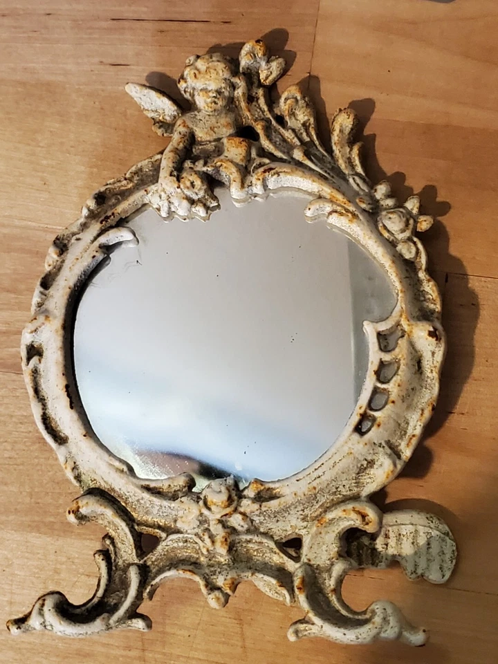 Antiguo espejo de hierro fundido de 5" con soporte para brazo oscilante y querubín en la parte superior Foto 3 de 3