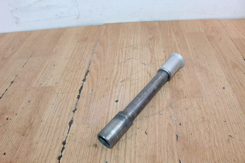 Передняя ось 2006 Suzuki GSXR1300R Hayabusa - Изображение 3 из 4