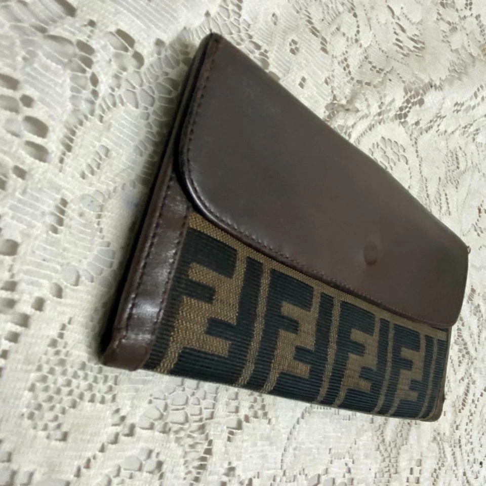 Autêntica Carteira Longa Fendi Marrom Zucca Tripla 7,5 polegadas x 4 polegadas (O0322) - Imagem 3 de 4