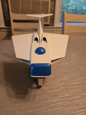 White Model Fantastic Voyager