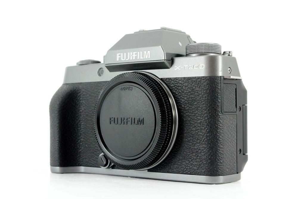 Fujifilm X-T200 シルバー　XC 15-45mm Fujifilm X Series X T200 Mirrorless Camera with 15 45mm Lens