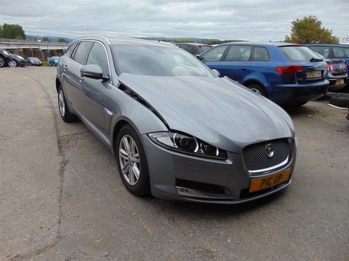 JAGUAR XF Facelift 2011-2015 Mk1 X250 2.2 Diesel O/S Drivers Front Hub - Picture 6 of 6