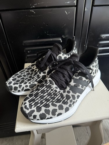 Größe 9 - Adidas Swift Run Leopard Print W
