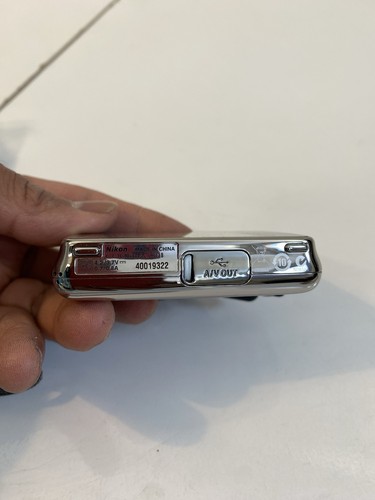 Nikon Coolpix S01 silver - Picture 4 of 16