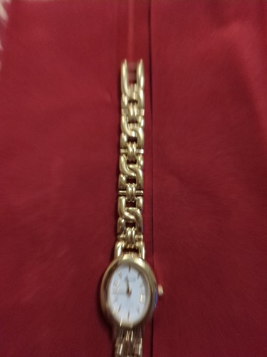 Beautiful Ladies Ingersoll Watch - Picture 5 of 14
