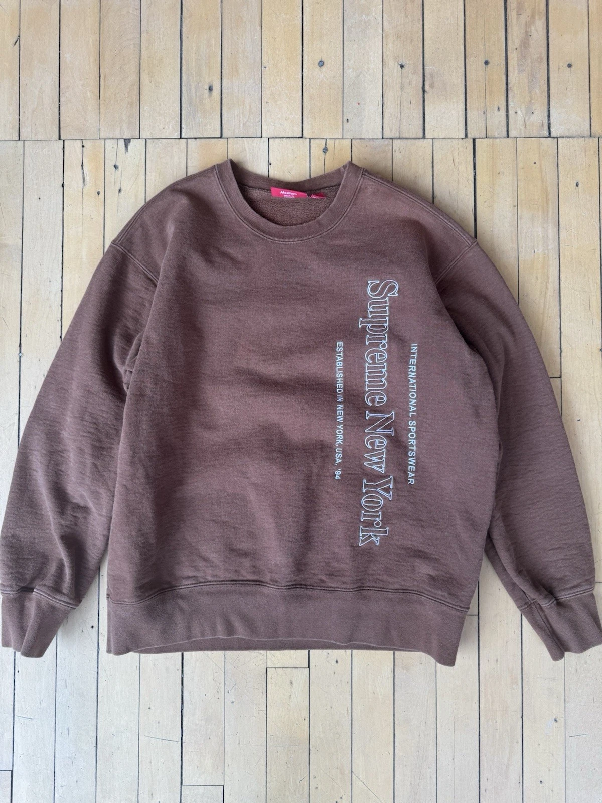 Broderie verticale vintage col rond suprême made in Canada rare taille moyenne