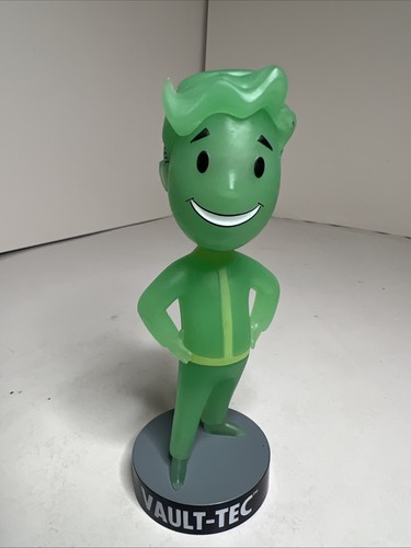 Fallout Vault 111 Boy Bobblehead Radioactive Ricochet Glow in the Dark 2018