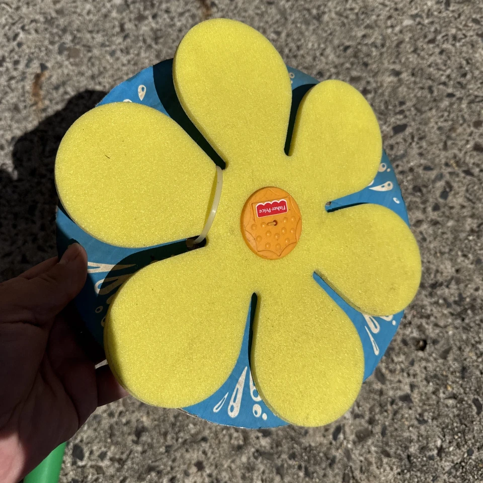 Nuevo de Lote Antiguo 1996 Fisher Price Amarillo Crazy Daisy Wacky Aspersor Patio Trasero Juego Foto 3 de 4