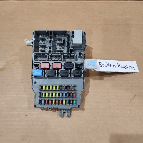 2005 Acura TSX Interior Cabin Under Dash Fuse Box Relay 38200-SEP-A02 OEM - Picture 1 of 12