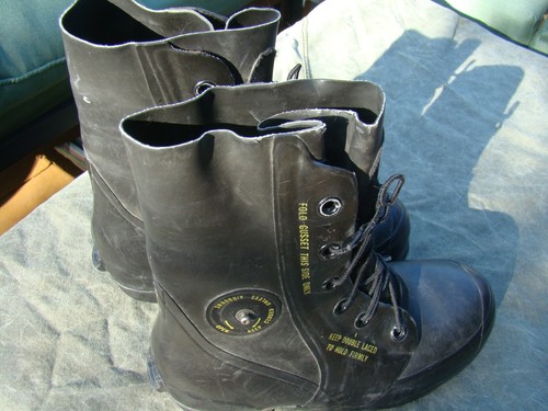 US Military Extreme Cold Weather Mickey Mouse Boots 8 Regular Very Good - Picture 2 of 17