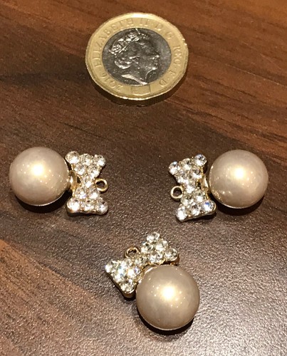 LIGHT GOLD BUTTONS/DRESS BUTTONS 3 Pcs/BOW CHARM - Picture 2 of 4