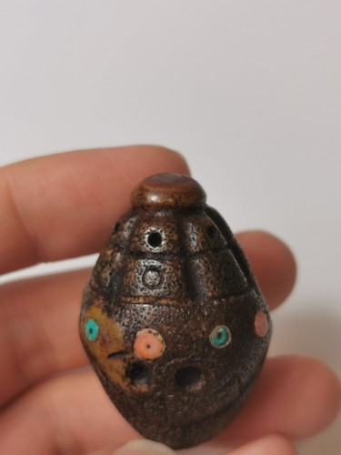 19C antique Tibetan carved double side Shmashana amulet inlaid coral bead - Picture 5 of 9