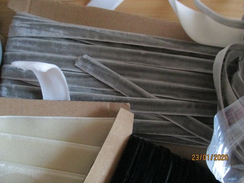 Samtband Weiß, Grau, Schwarz,waschbar,farbecht,gut,je 1m,1,5 m,2m,3m nach Breite - Bild 4 von 17