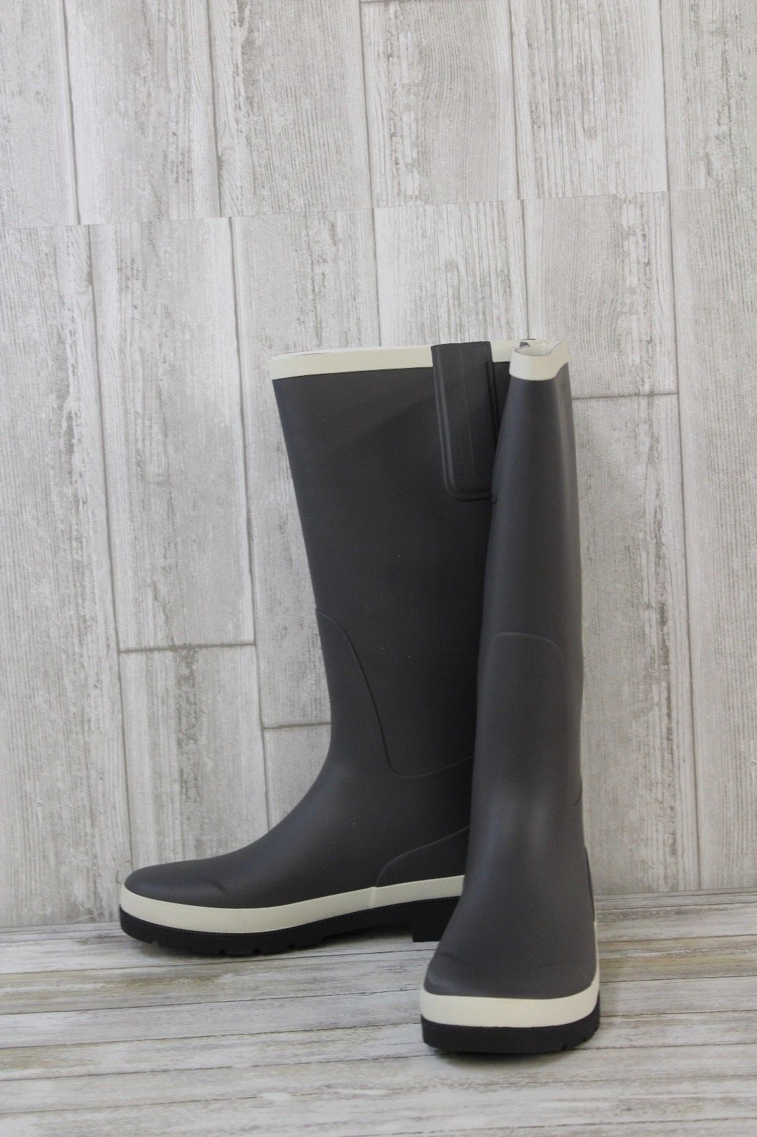 Tretorn Leah Rain Boots - Women's Size 10 M, Dark Grey/Winter White Tretorn Leah Rain Boots - Women's Size 10 M, Dark Grey/Winter White