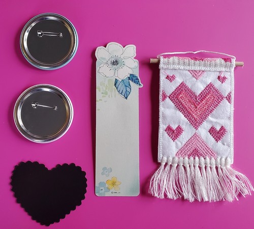 Regali per la festa della mamma - moglie - include magnete, spille, segnalibro e appendiabiti da parete - Foto 2 di 2