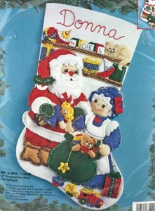 1994-Vintage-Bucilla-Mr-amp-Mrs-Claus-18-034-Diagonal-Felt-Stocking-Kit-83199-Unopened