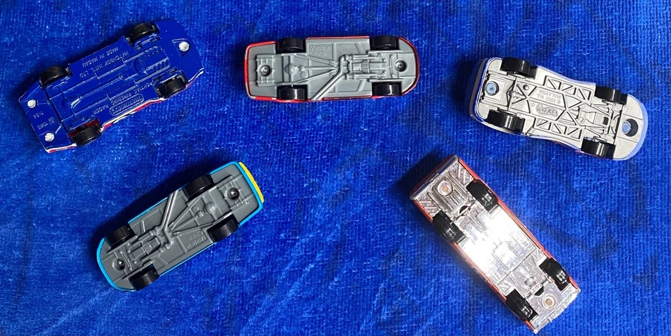Artículo de coleccionista edición Hotwheels y ERT que vende los 5 juntos. Foto 4 de 4