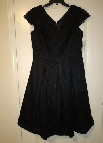 Chetta B Neiman Marcus Black Fully Lined Lace Overlay Dress Size 12 New