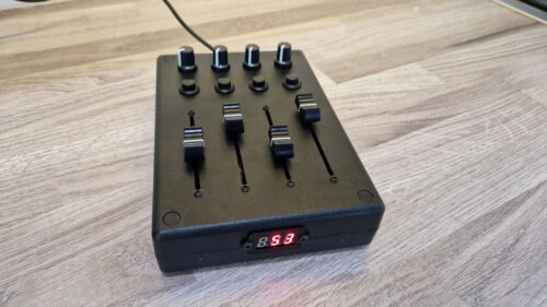 USB MIDI Controller 4 faders 4 Buttons 4 knobs programmable cc & pc DAW control - Picture 3 of 12