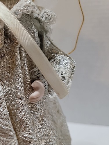 Vestido de colección Angel Christmas Tree Topper Porcelana Cabeza Brazos 9" Tule Plateado Difícil de encontrar - Imagen 7 de 22