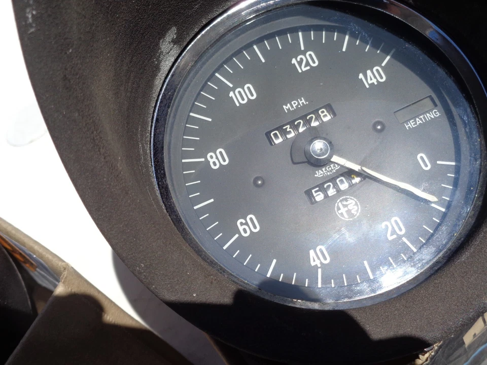 Velocímetro e tacômetro Alfa Romeo Spider 140 MPH Speedo & Tach - Imagem 3 de 4