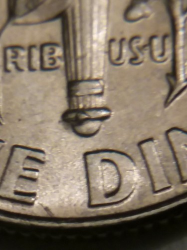2006 p and 2017 p Roosevelt dimes with die chip error - Picture 10 of 11