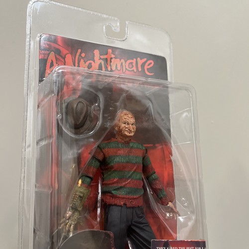 Nightmare On Elm Street 7" Freddy’s Dead Figures Power Glove Burn NEW - Picture 2 of 10