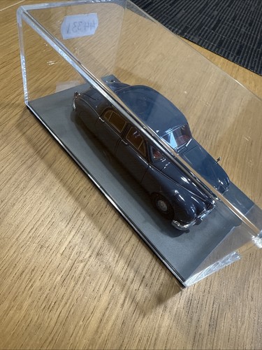 1/43 NEO Jaguar 2.4 - Picture 7 of 7