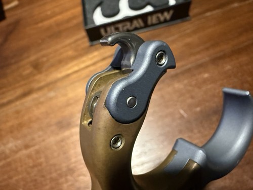 Ultraview Hinge In Brass - Click - Large - Picture 4 of 5