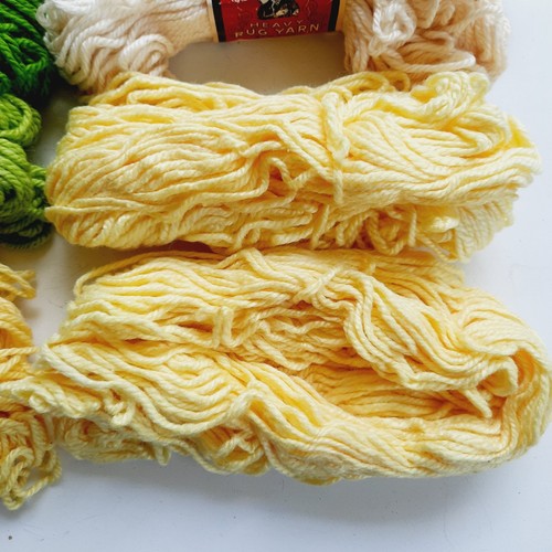 Lot of 8 Vintage Aunt Lydia's Rug Yarn Mixed Colors 2.5 oz each - Picture 5 of 9