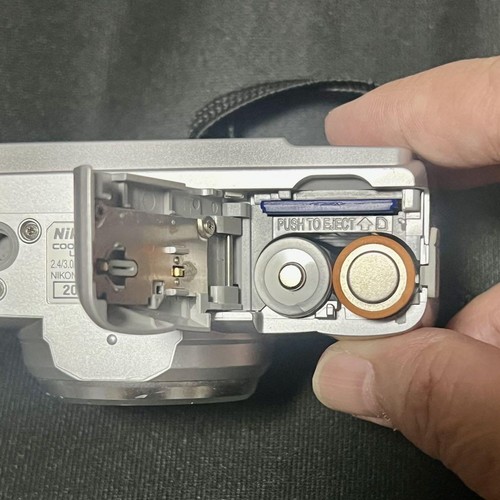 Nikon COOLPIX L1 Compact Digital Camera 6.2MP 5x Zoom with Accessories - Picture 3 of 8