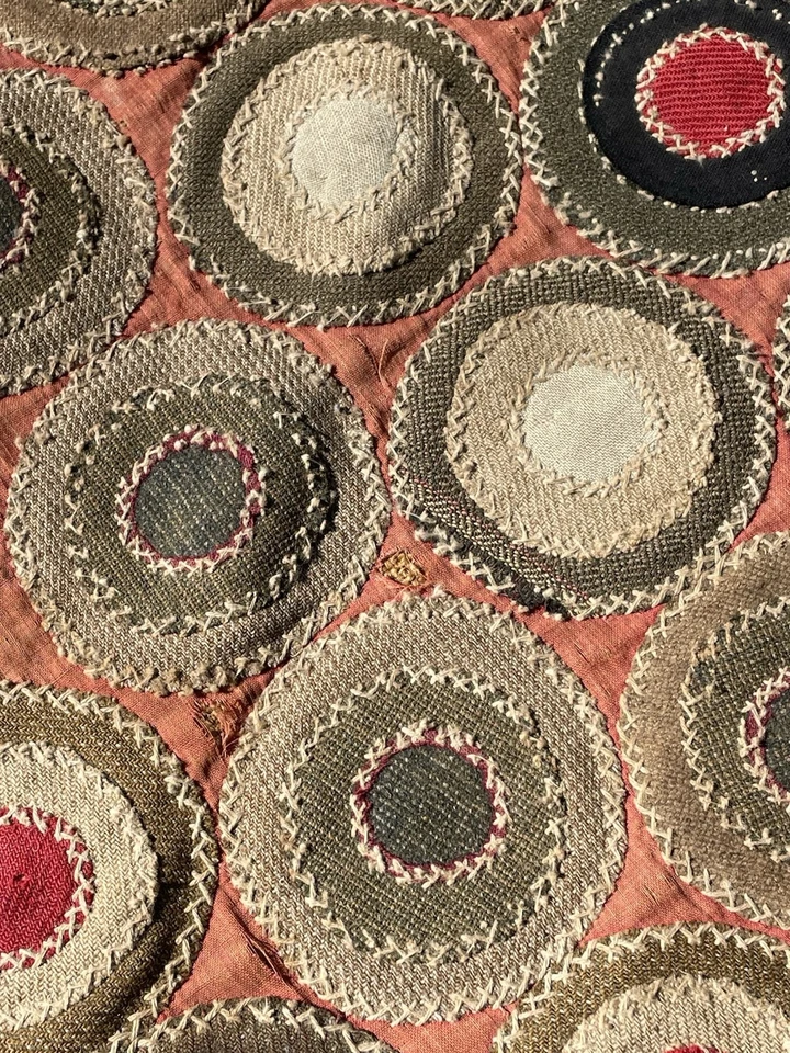 Alfombra de lana primitiva Penny 61 centavos 38 pulgadas forma hexagonal cosida a mano  Foto 2 de 4