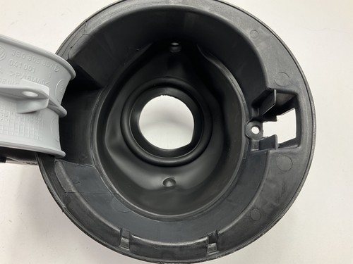 NEW GENUINE Fuel Filler Door Primered OEM For 98-01 VW Passat B5 3B0809857D-GRU - Afbeelding 4 van 5